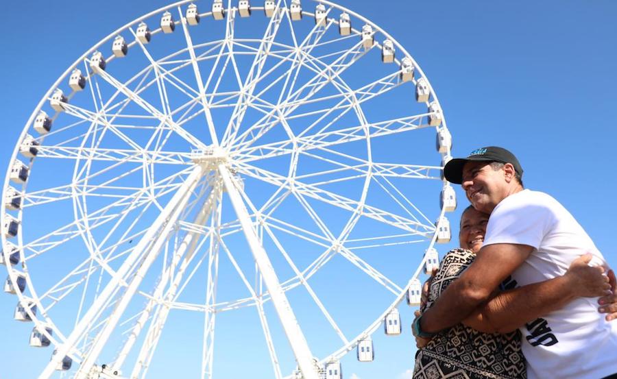 Alcalde en la Luna del Rio4 “Este sábado sube la emoción en Barranquilla: inauguran la Luna del Río” “La noria más esperada abre este sábado: llega la Luna del Río” “Barranquilla tiene nueva atracción: la Luna del Río se inaugura este sábado”