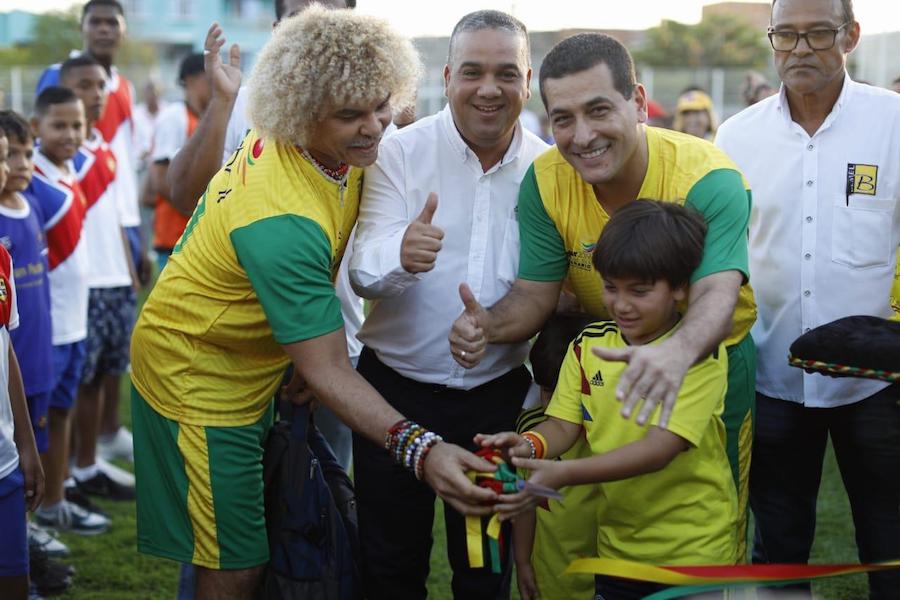 Con partido inaugural que contó con la presencia del ‘Pibe’ Valderrama, Gobernador de Bolívar entrega nueva Unidad Deportiva de Los Calamares