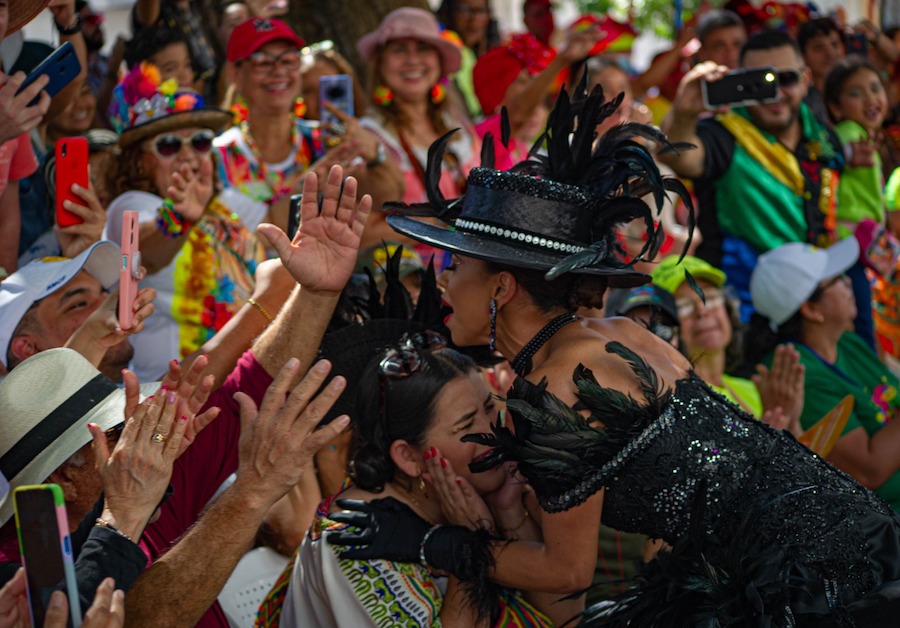 ¡La Fiesta termina cuando Joselito se va con sus cenizas!...Foto: Jesús Rico