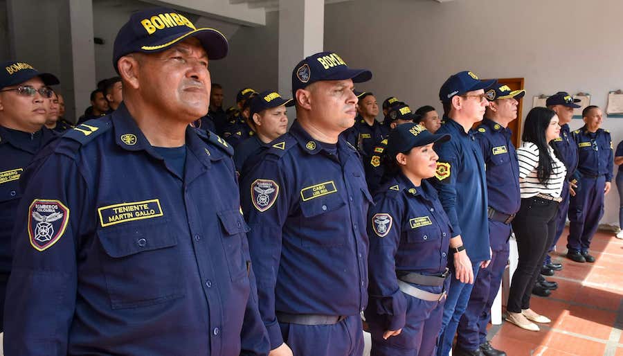 “Nuestros bomberos no usan capa, usan casco”: Barranquilla conmemoró su entrega y valor